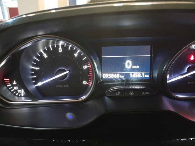 Peugeot 2008 1.6 BlueHDI 120 CV