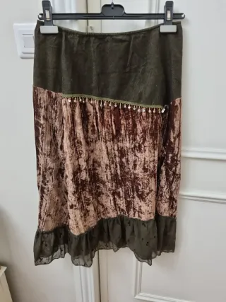 Falda de terciopelo y panilla verde y marrón. T 36