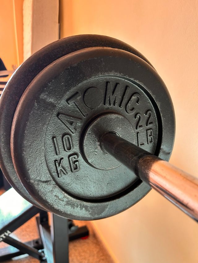 Barra para musculación con peso libre