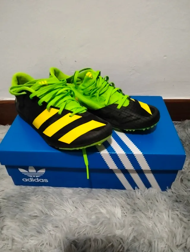 Zapatillas Adidas Clavos Medio Fondo