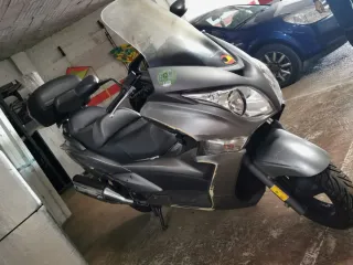 Honda Silver Wing T 400, año 2010, 82000 km.