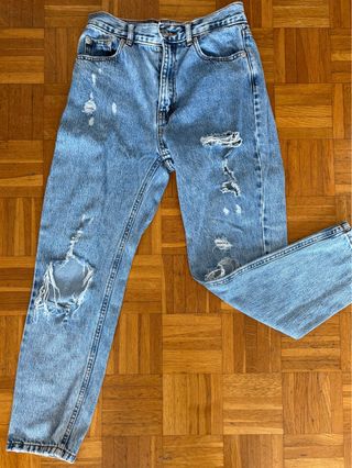 Pantalón vaquero desgastado azul