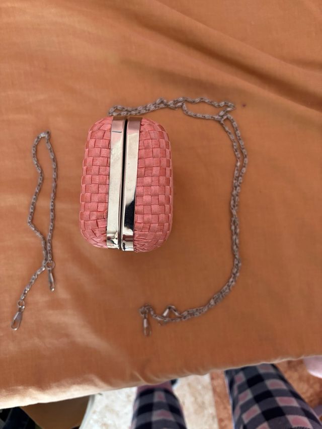 Cartera de mano rosa para bodas