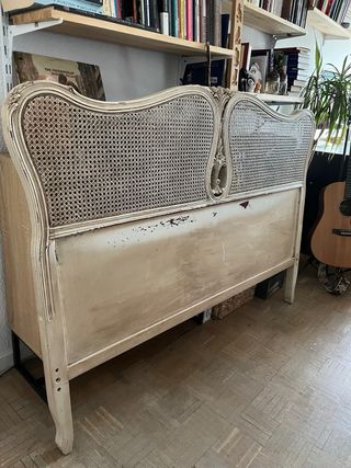 Cabecero de cama vintage beige y blanco