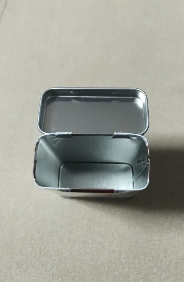 Cajetilla metálica años 80