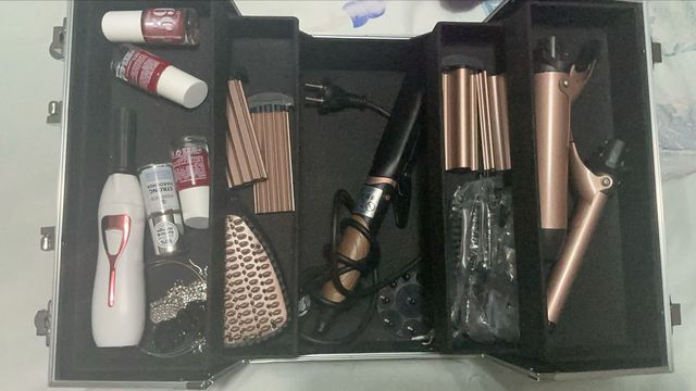 Maletín de maquillaje plateado