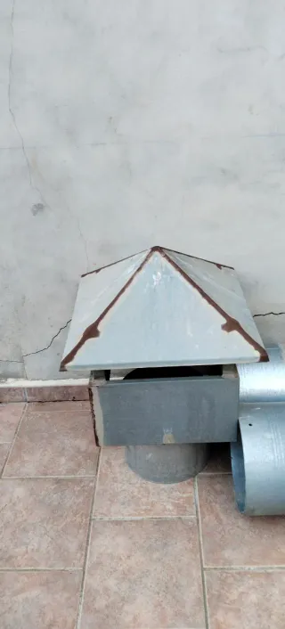 Tubo de chimenea galvanizado metálico