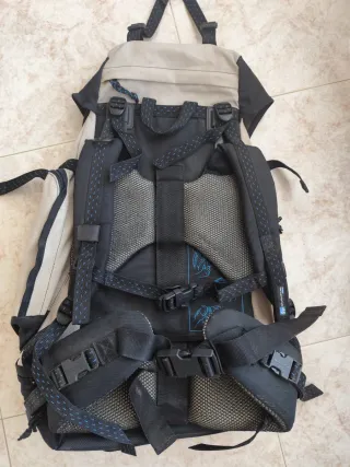 Mochila Montaña y Trekking Forclaz 60L