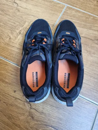 Skechers Goga Max Negro Naranja