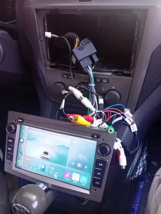 Instalador de pantallas de coches