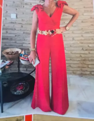 Mono rojo Coosy con volantes