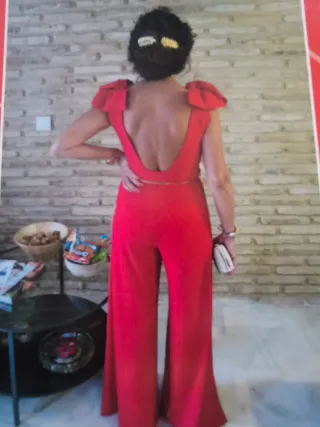 Mono rojo Coosy con volantes