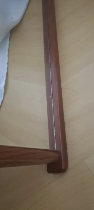 Espejo de madera con marco arqueado