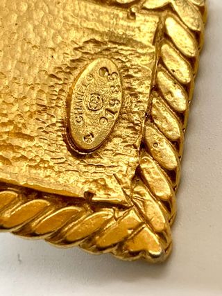 Brazalete con piedras Chanel