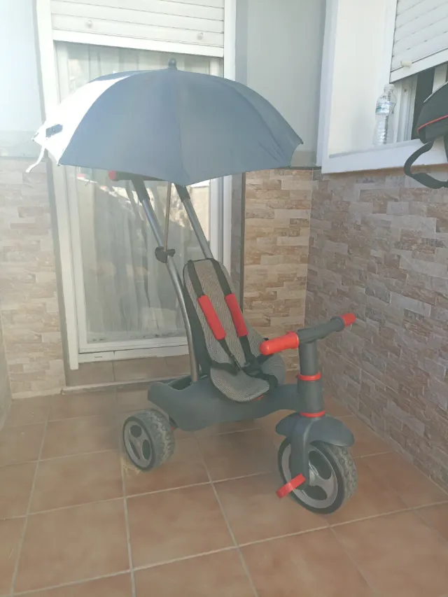 Triciclo Molto gris y rojo