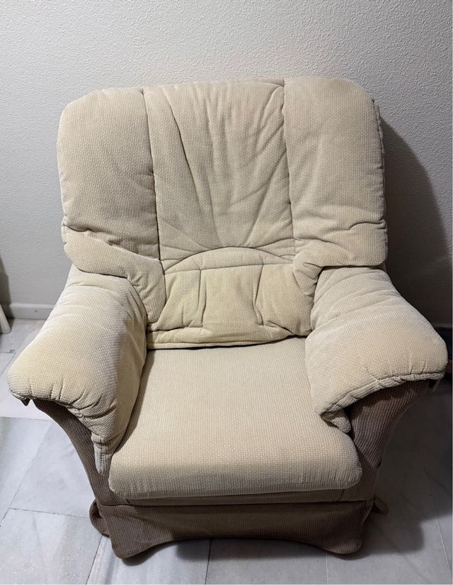 Sillón orejero vintage beige tela