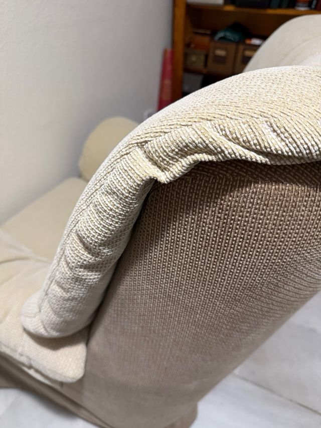 Sillón orejero vintage beige tela