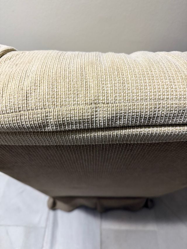 Sillón orejero vintage beige tela