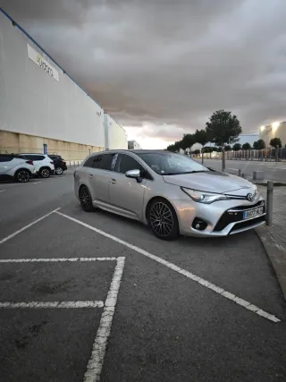 Toyota Avensis 2016