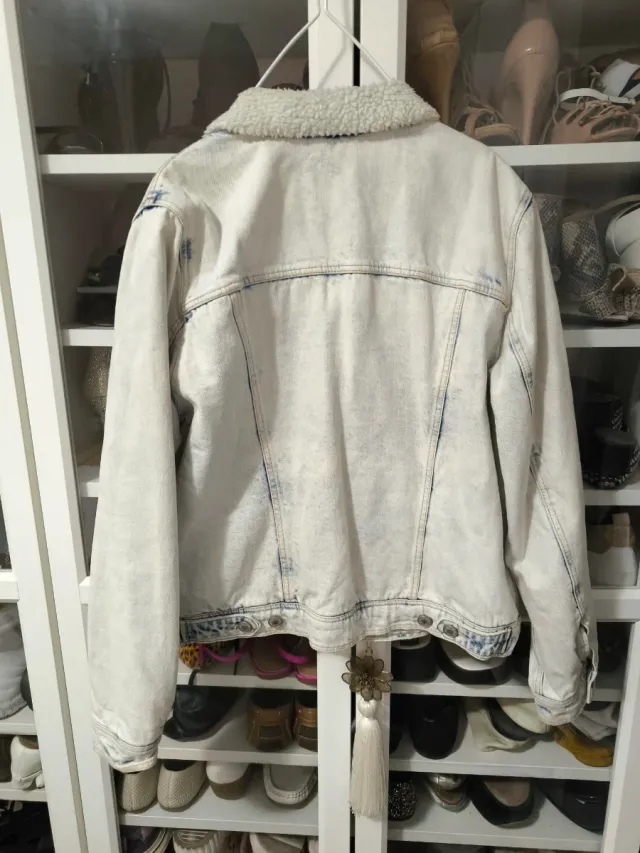 Chaqueta vaquera Bershka forrada