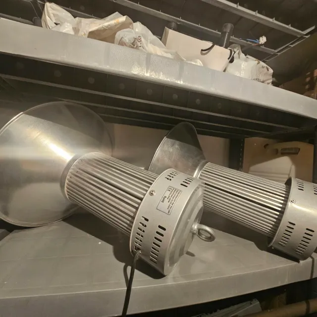 2 Focos LED para naves industriales