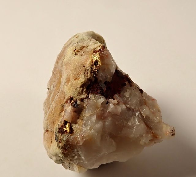 Mineral de Oro Nativo Cristalizado en Cuarzo