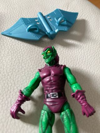 Figura Duende Verde con planeador