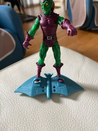 Figura Duende Verde con planeador