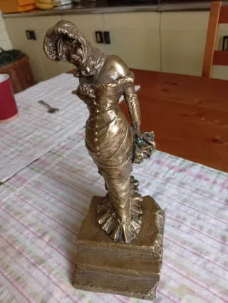 Statua antica donna bronzo