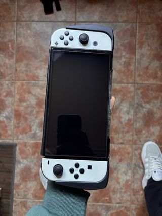 Nintendo Switch OLED Blanca y Negra