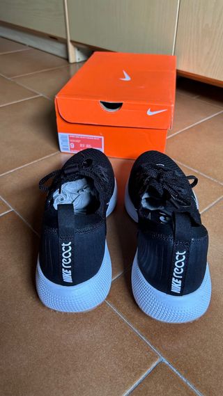 Scarpe running Nike donna nere e bianche