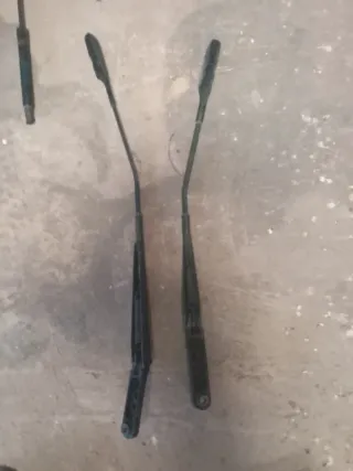 Brazos limpias parabrisas audi