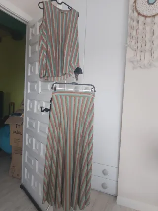 Conjunto de falda y top marca Jot