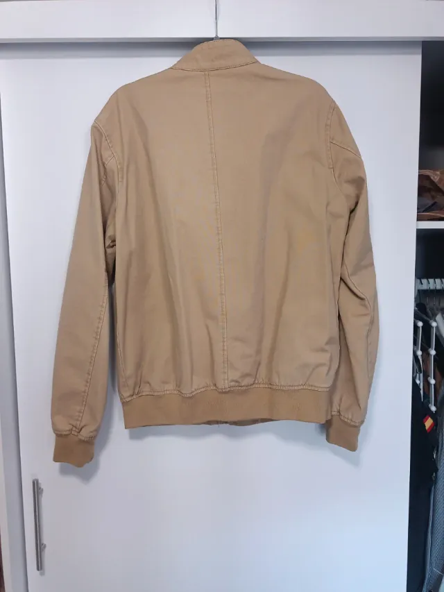 Chaqueta Harrington Pull & Bear Beige