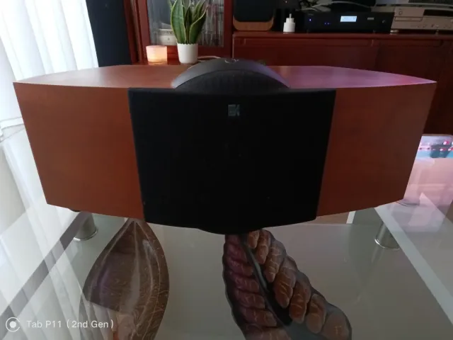 Altavoz central KEF Q9 negro/marrón