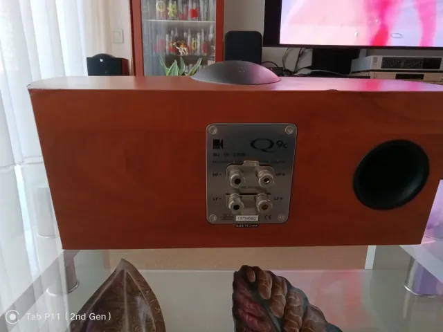 Altavoz central KEF Q9 negro/marrón