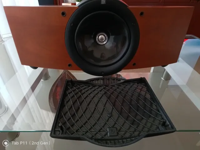 Altavoz central KEF Q9 negro/marrón