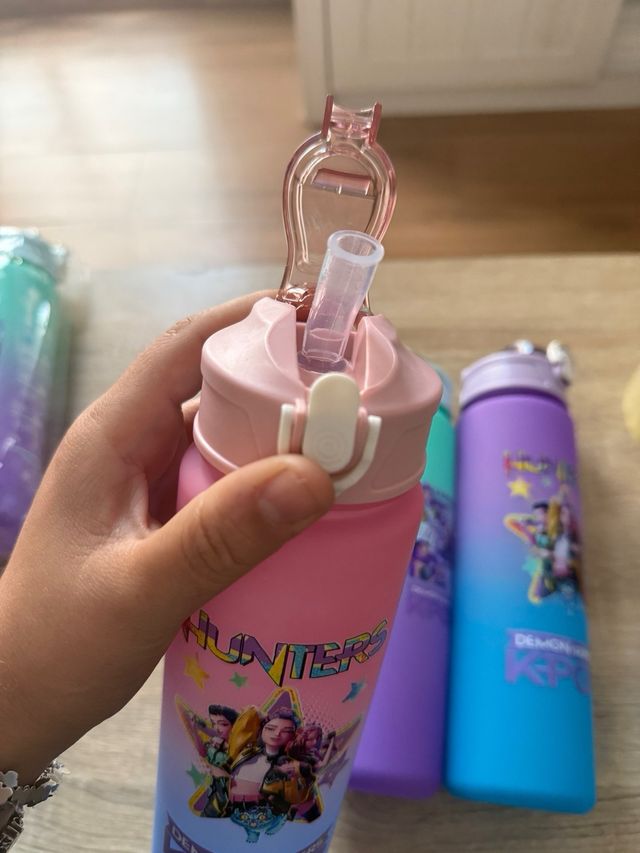 Botellas K-Pop Demon Hunters