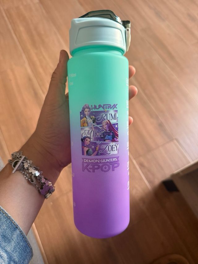 Botellas K-Pop Demon Hunters