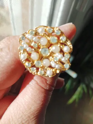 Aderezo de racimo con perlas y pedrería