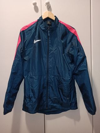 Chaqueta Nike azul y naranja