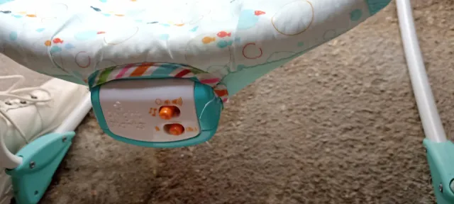 Mecedora bebé con sonido marca bright starts