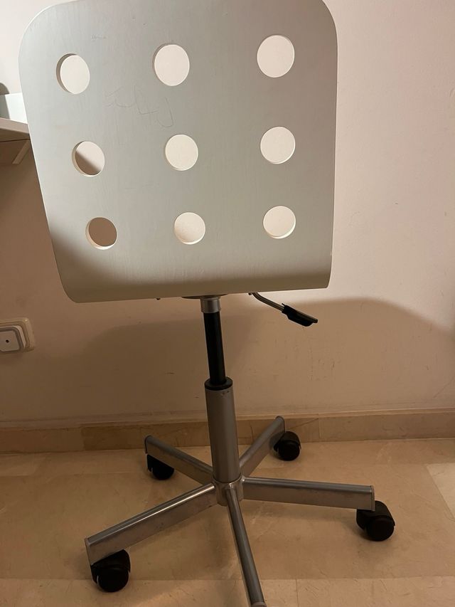 2 Sillas de oficina/escritorio blanca