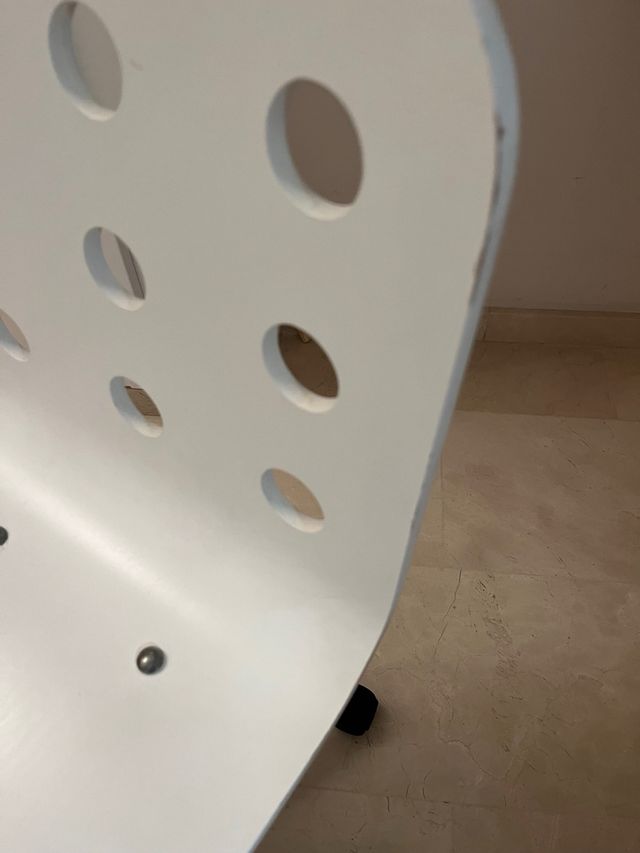 2 Sillas de oficina/escritorio blanca