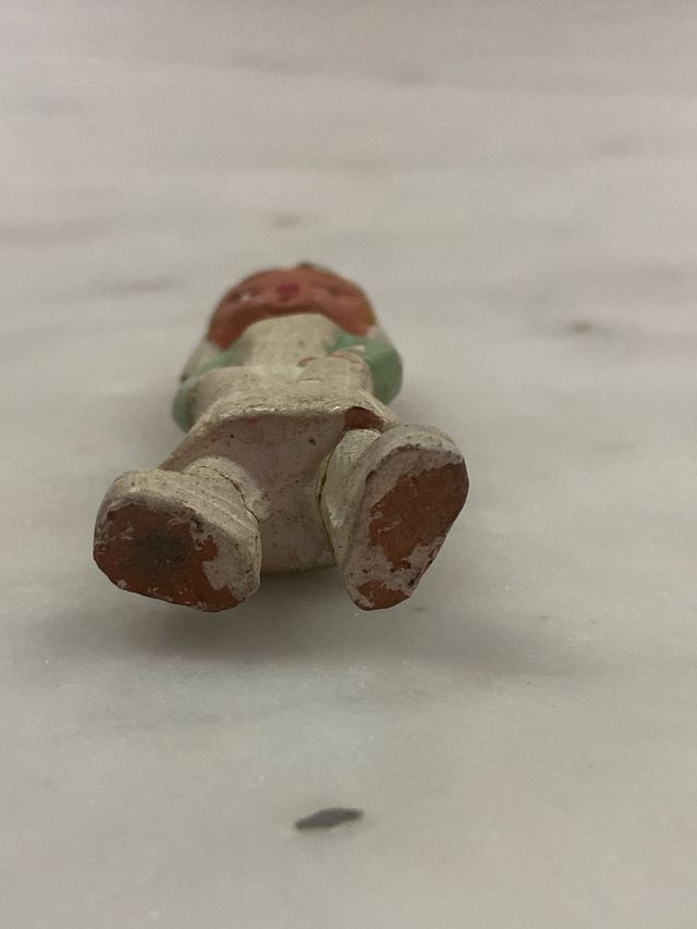 Figurita de barro enfermera años 60