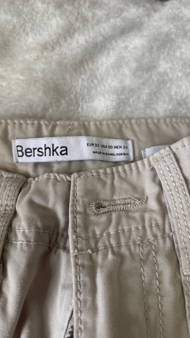 Pantalones cargo beige