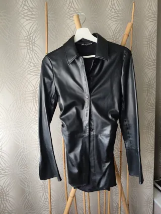 Chaqueta Polipiel Zara Talla XS
