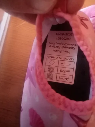 Zapatillas de playa niña nuevas. Talla 28-29