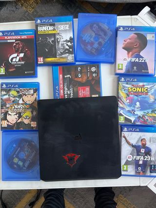 PS4 (PlayStation 4) con 4 mandos y juegos