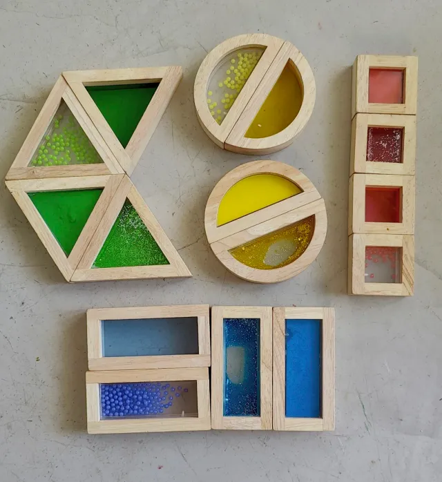 Bloques sensoriales madera Tickit surtidos